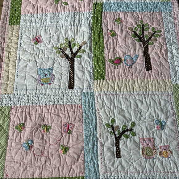 Pottery Barn Girls Crib Quilt Blanket - Picture 2 of 9